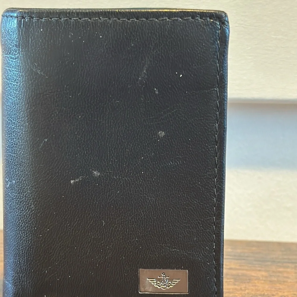 Men’s Docker’s Leather Wallet- black broken in light weight